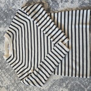 Equipment Femme Women's Cream/Black Striped Sweater Size Medium